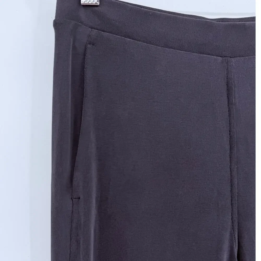 Lululemon Drapey Softstreme Flared Pant Black Size Small